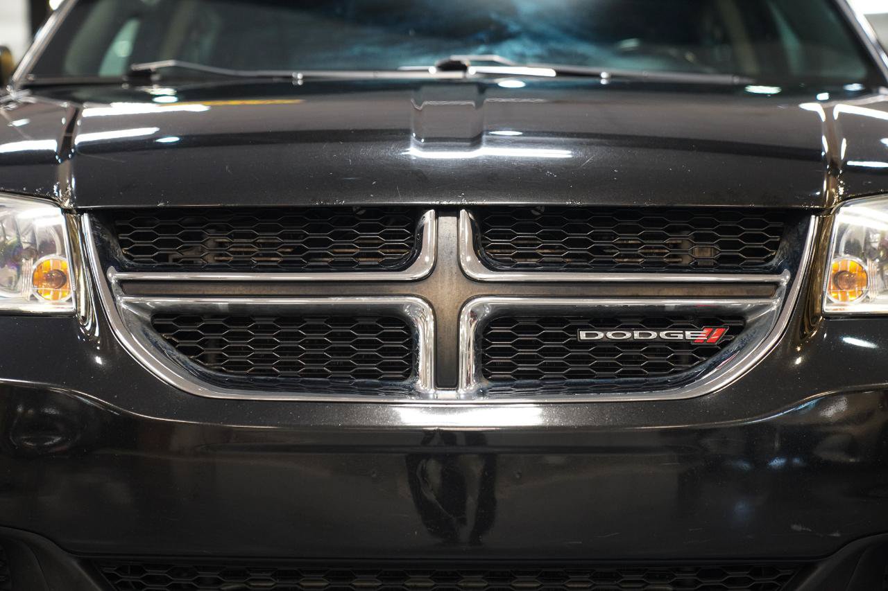 Used 2019 Dodge Grand Caravan SXT FWD image 4