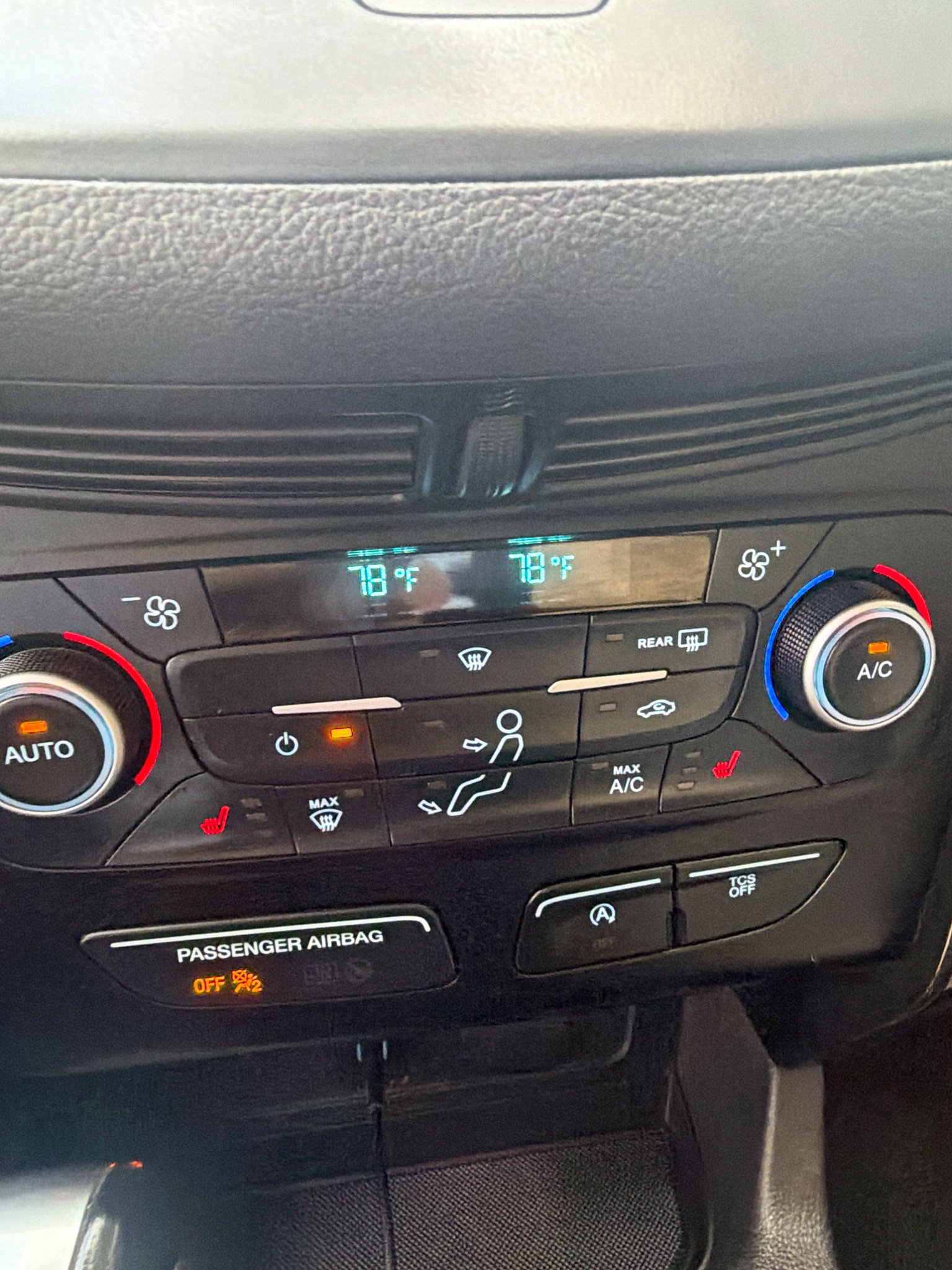 Used 2019 Ford Escape SEL AWD/4WD image 6