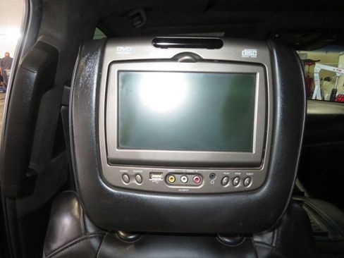 Used 2015 Cadillac Escalade Platinum AWD/4WD image 37