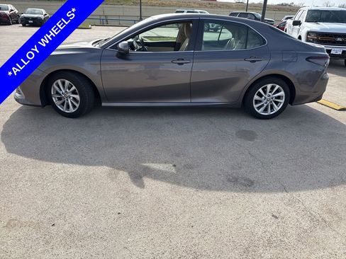 Used 2023 Toyota Camry LE image 3