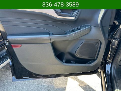 Used 2022 Ford Escape SE w/ SE Sport Appearance Package FWD image 10