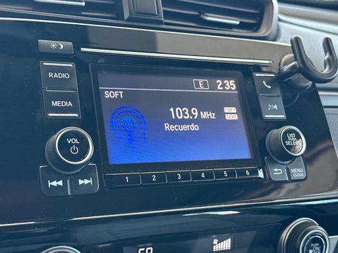 Used 2017 Honda CR-V LX image 19