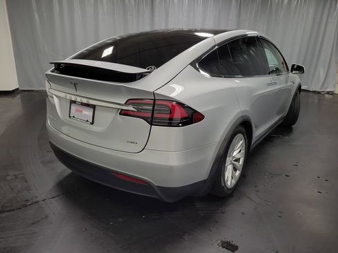 Used 2016 Tesla Model X 60D AWD/4WD image 10