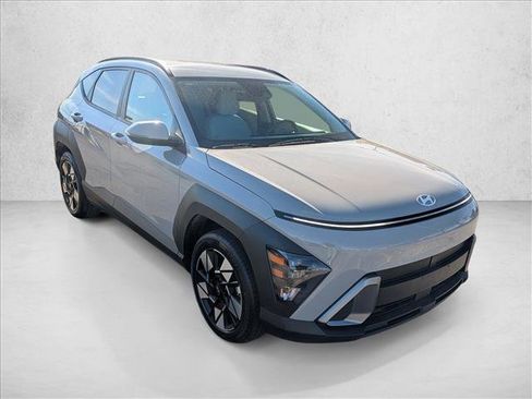 Used 2024 Hyundai Kona SEL image 3