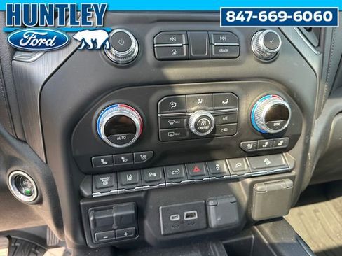 Used 2022 GMC Sierra 2500 Denali w/ Denali Ultimate Package AWD/4WD image 18