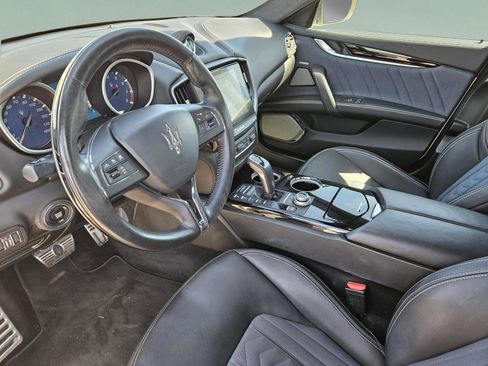 Used 2019 Maserati Ghibli S GranLusso image 10