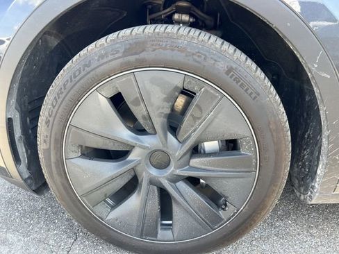 Used 2024 Tesla Model Y Long Range image 31