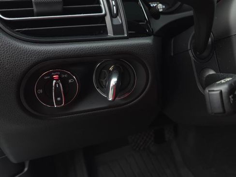 Used 2021 Porsche Macan S image 19