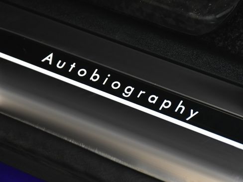 Used 2024 Land Rover Range Rover Autobiography image 13