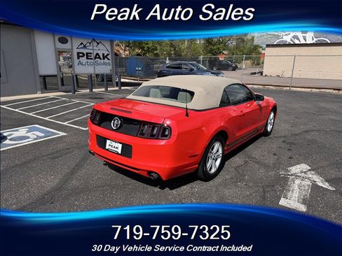 Used 2014 Ford Mustang Convertible RWD image 7