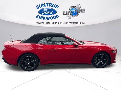 Used 2024 Ford Mustang Premium image 8