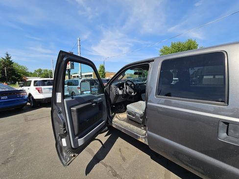 Used 2013 Ford F250 XLT w/ FX4 4X4 Off-Road Pkg image 18