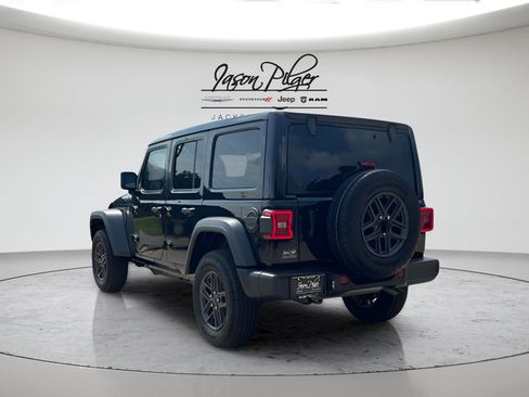 Used 2025 Jeep Wrangler Unlimited Sport AWD/4WD image 5