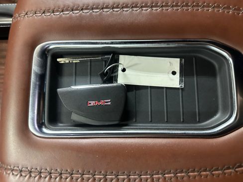 Certified 2024 GMC Yukon Denali Ultimate AWD/4WD image 24