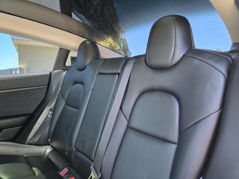 Used 2021 Tesla Model 3 Standard Range Plus RWD image 17