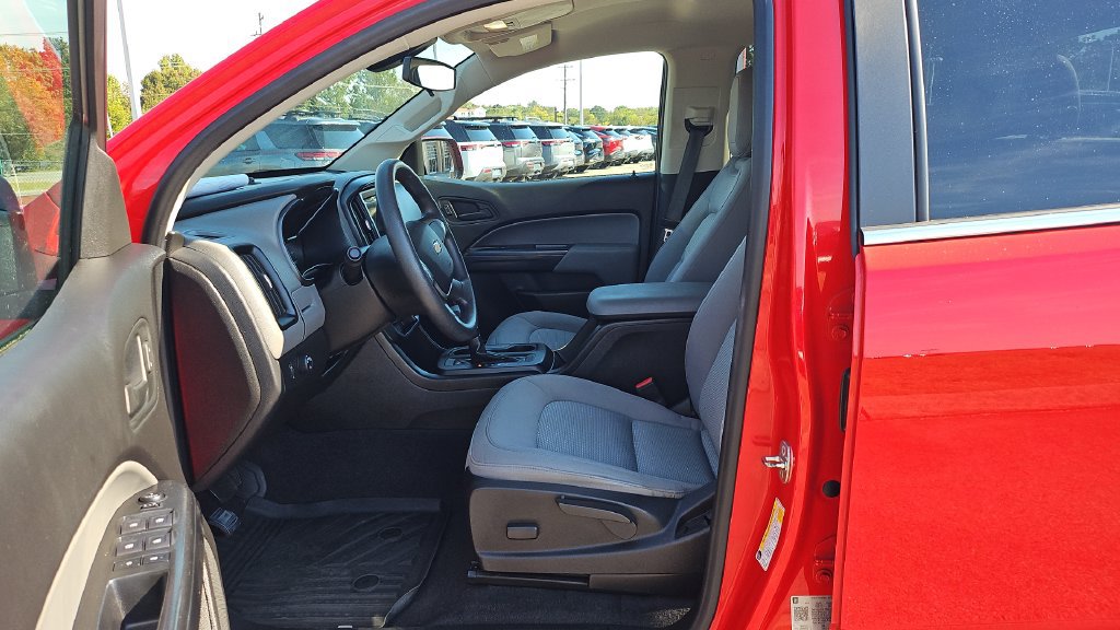 Used 2019 Chevrolet Colorado W/T w/ WT Convenience Package RWD image 4