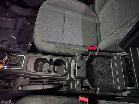 Used 2025 Jeep Wrangler Sport S image 23
