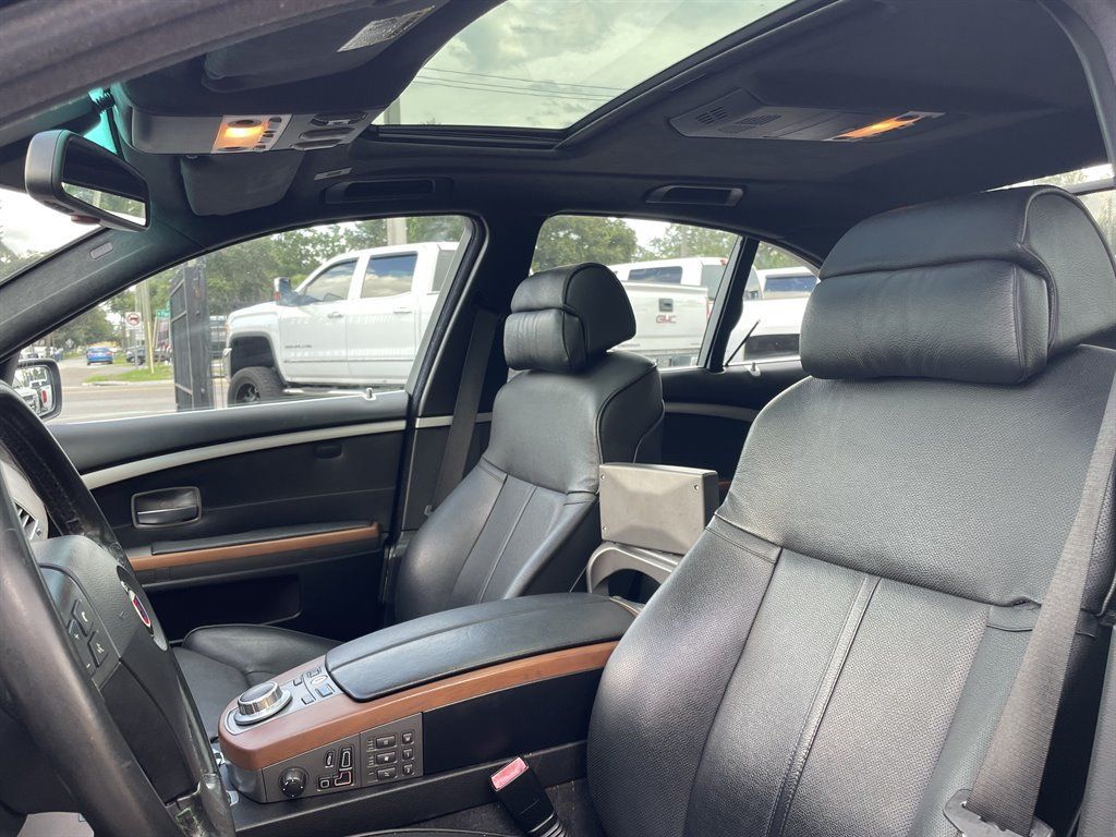 Used 2007 BMW 750i RWD image 5