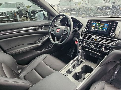 Used 2019 Honda Accord Sport image 9