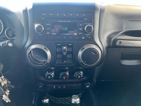Used 2018 Jeep Wrangler Unlimited Sport S AWD/4WD image 21