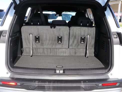 Used 2026 Chevrolet Traverse LT image 30