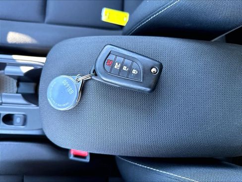 Used 2025 Toyota Corolla LE FWD image 14