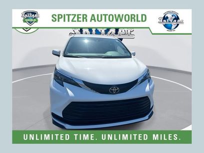 New 2026 Toyota Sienna LE