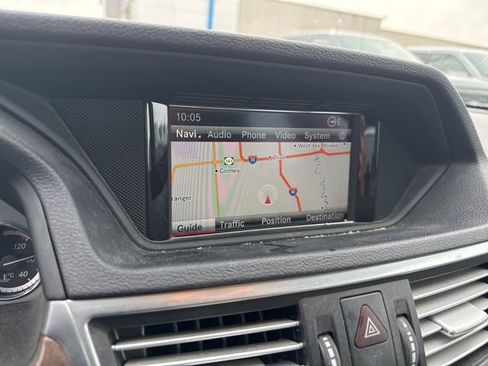 Used 2013 Mercedes-Benz E 350 4MATIC Sedan image 17