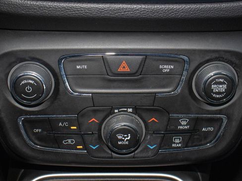 Used 2020 Jeep Compass Latitude image 22