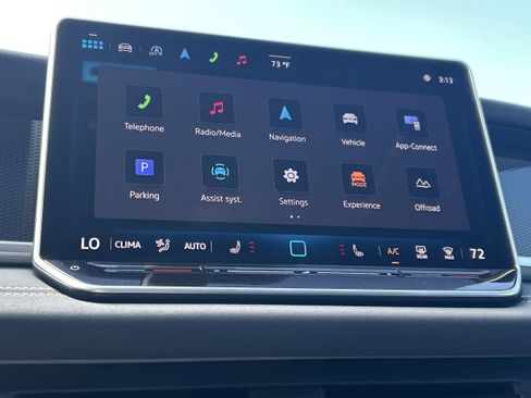 New 2025 Volkswagen Tiguan SE image 17