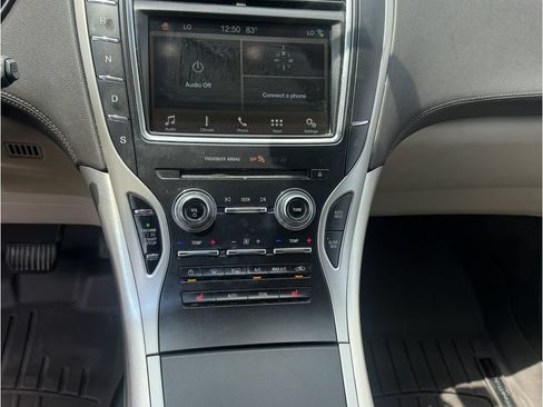 Used 2018 Lincoln MKX Premiere FWD image 11