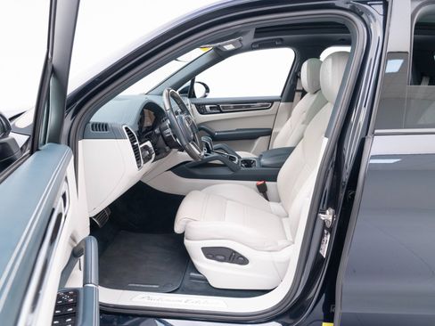 Certified 2022 Porsche Cayenne S Platinum image 17
