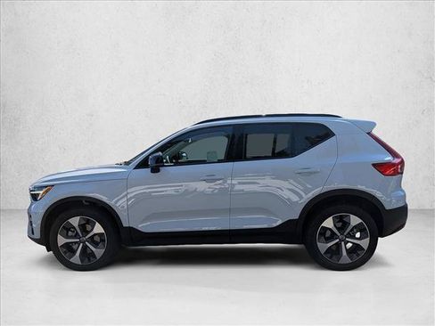 Certified 2026 Volvo XC40 B5 Plus w/ Protection Package Premier AWD/4WD image 9