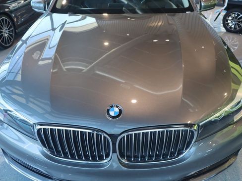 Used 2018 BMW 740i image 10
