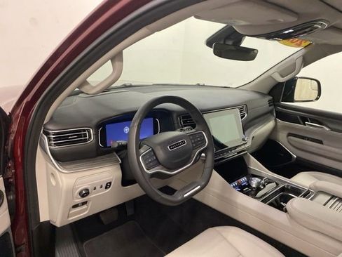 Used 2024 Jeep Wagoneer Series II w/ Convenience Group I AWD/4WD image 8