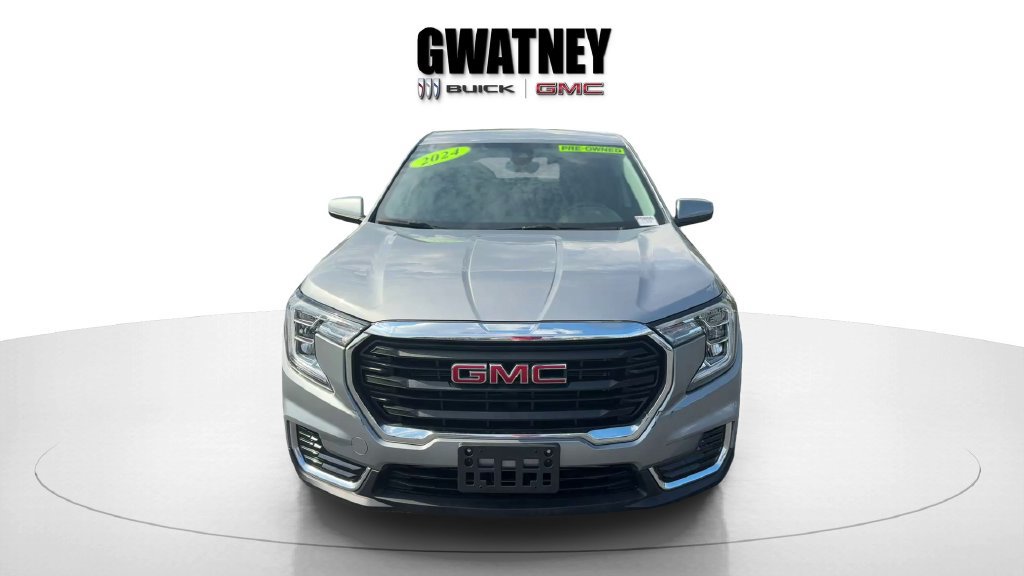 Used 2024 GMC Terrain SLE FWD image 2