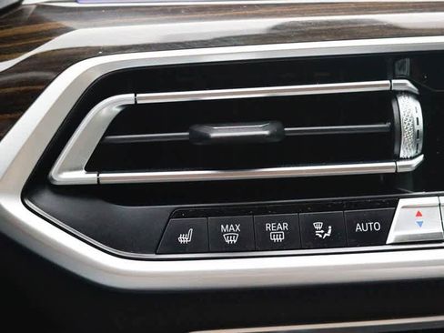 Used 2020 BMW X7 xDrive40i w/ Cold Weather Package image 35