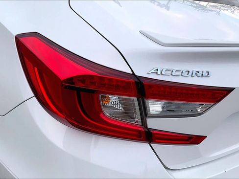 Used 2018 Honda Accord Sport image 27