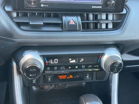 Used 2021 Toyota RAV4 XLE w/ XLE Grade Weather Package AWD/4WD image 19