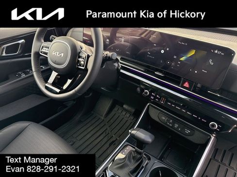 Used 2025 Kia Carnival SX Prestige image 37