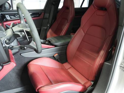 Certified 2025 Porsche Panamera GTS image 5