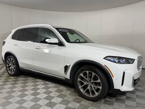 Used 2025 BMW X5 xDrive40i w/ Parking Assistance Package AWD/4WD image 12