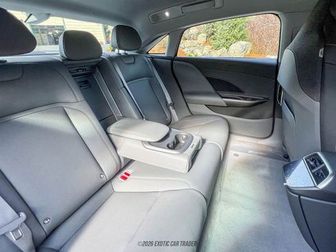 Used 2025 Lucid Air Grand Touring image 23