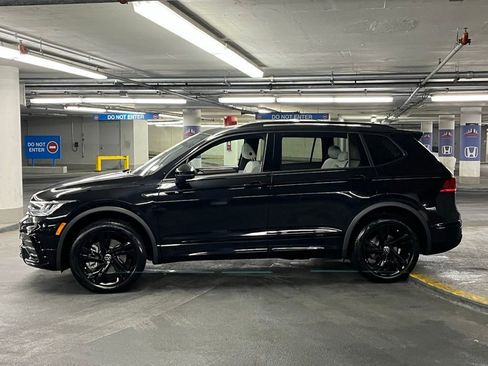Used 2024 Volkswagen Tiguan SE R-Line image 32