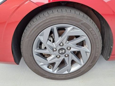 Used 2024 Hyundai Elantra SEL FWD image 31