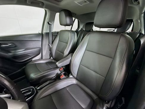Used 2019 Chevrolet Trax Premier AWD/4WD image 23