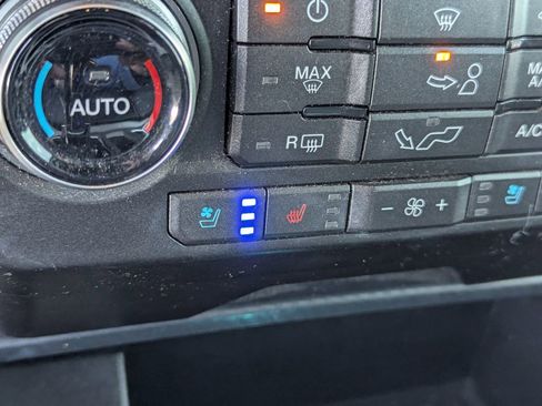 Used 2019 Ford F150 Lariat w/ Equipment Group 502A Luxury image 18