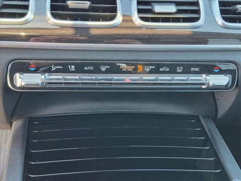 Used 2020 Mercedes-Benz GLE 350 4MATIC image 13