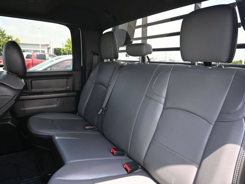 Used 2024 RAM 3500 Tradesman w/ Chrome Appearance Group AWD/4WD image 21