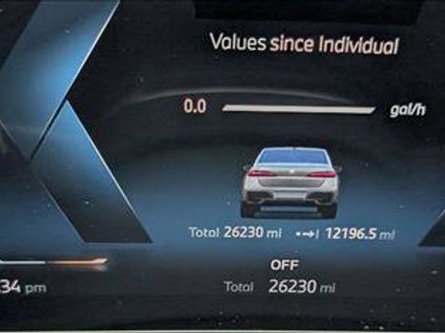 Used 2023 BMW 740i image 12